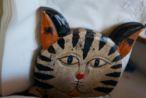 image cat napkin holder.jpg